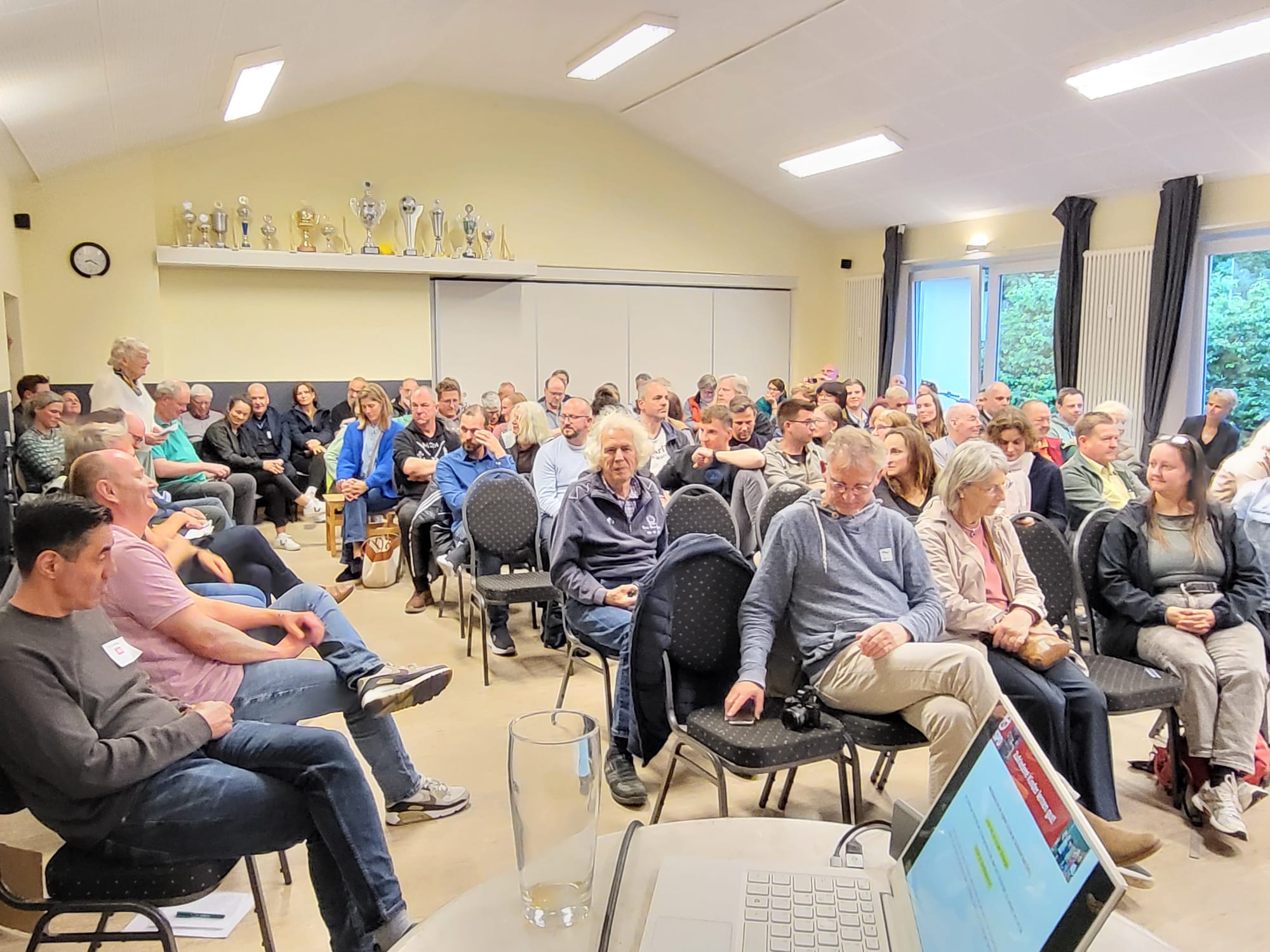 Einladung zum Dialog - Bürger diskutieren mit